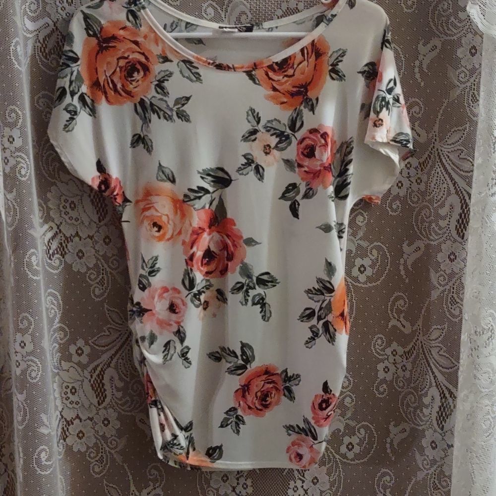 Top Fashion of New York Women's size M orange‎ pink rose white floral top